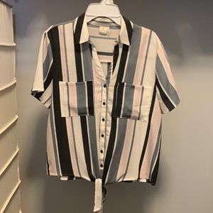 Collard beachy striped shirt with pockets and tie in front, multi-color, size: s